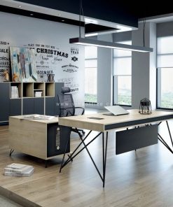 مكتب اداره عليا