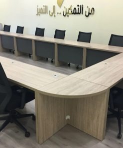 طاولات الاجتماعات