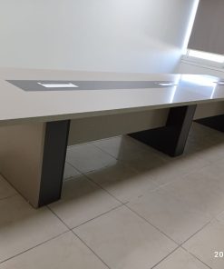طاولات الاجتماعات